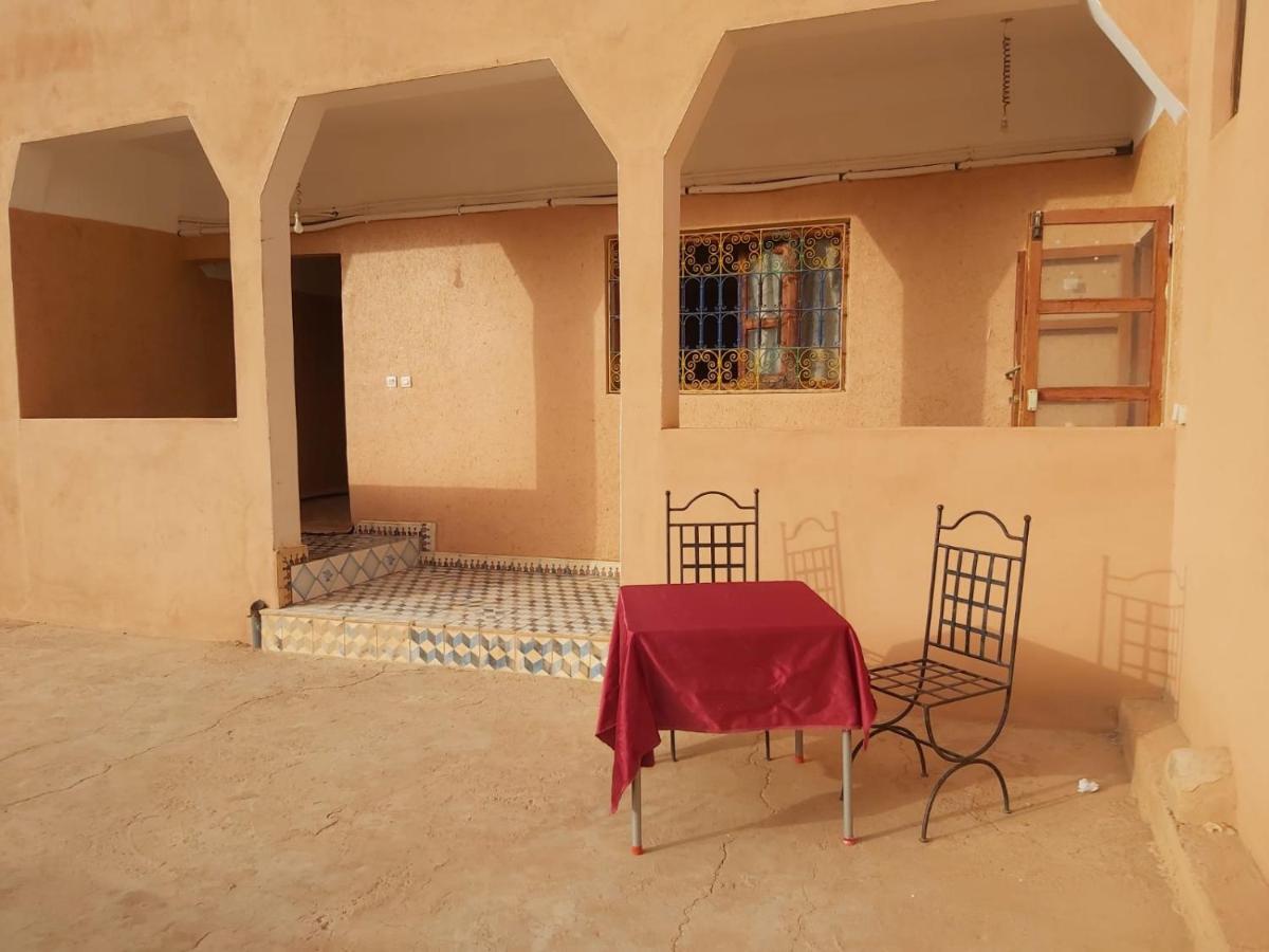 Kasbah Ait Arbi Hotell Ait Ougliff Exteriör bild